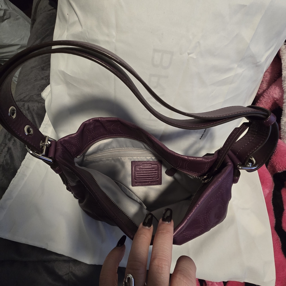 Coach PLUM Shoulder Bag - Picture 4 of 5